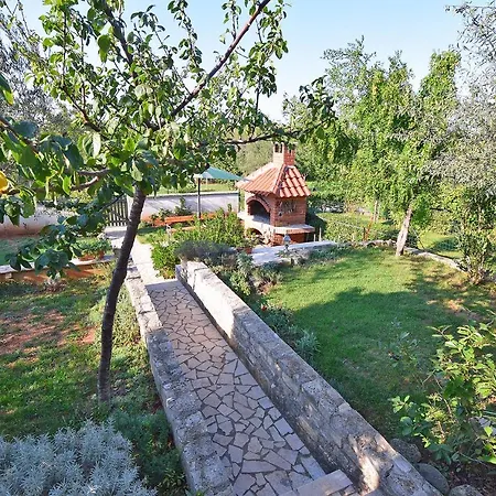 Bor Apartment *
